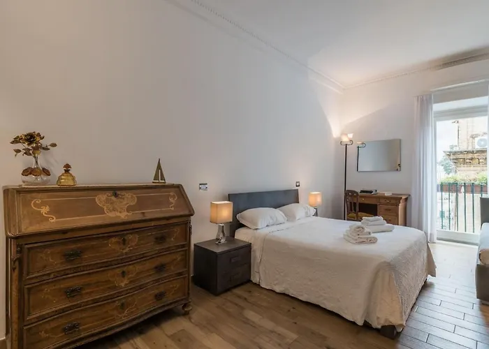 The Rent - Elegant Three-bedroom A Few Steps From Fontana Di Trevi * Roma
