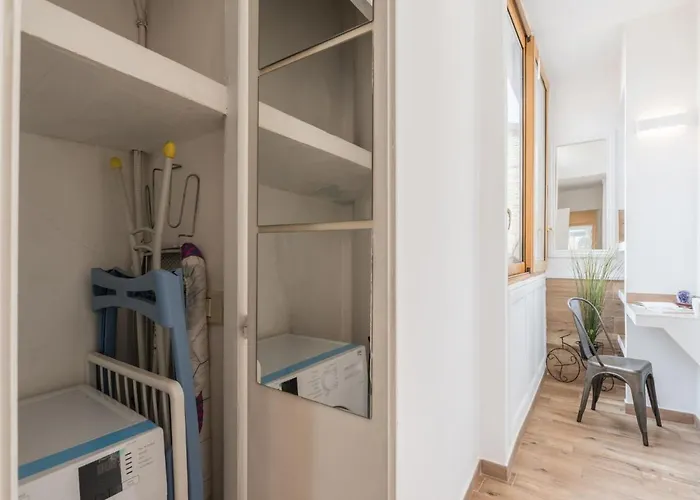 The Rent - Elegant Three-bedroom A Few Steps From Fontana Di Trevi